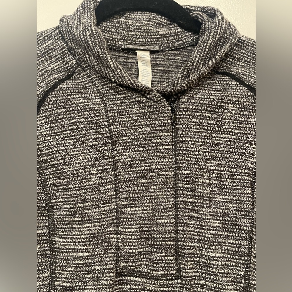 Lululemon Think Fast Pullover - Picture 5 of 12